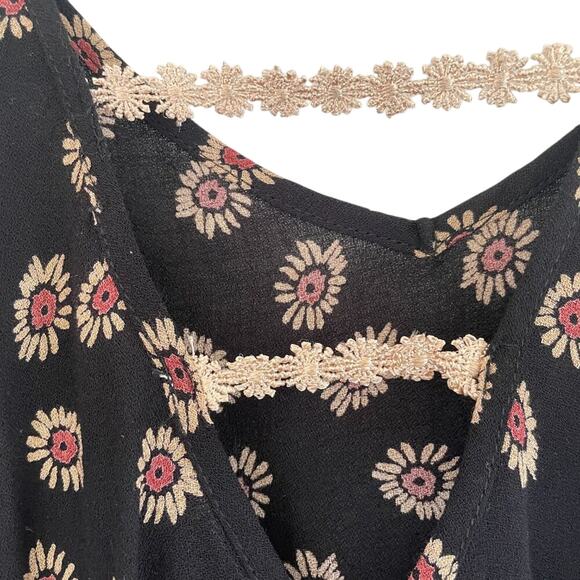 Lush Black, Pink, Floral Feminine Daisy Boho Camisole Spaghetti Strap Top, S - Picture 4 of 11